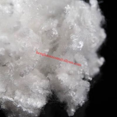 полиэфирное волокно 7Dx64mm неубедительное проспряганное Siliconized для заполняя постельных принадлежностей и мебели